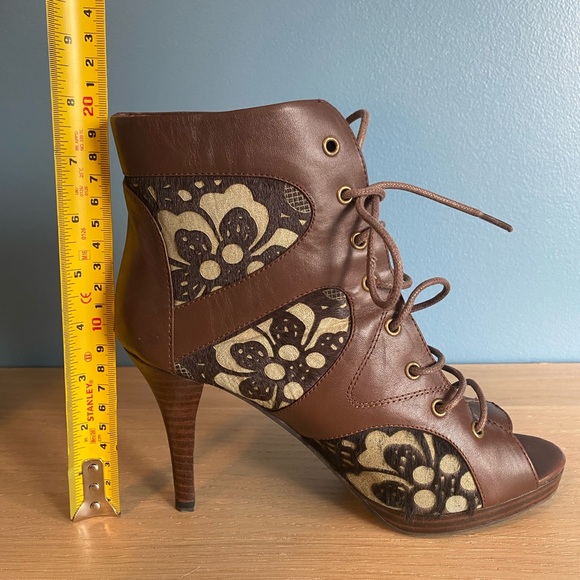 Floral Print Open Toe Ankle Boots - Picture 5 of 12